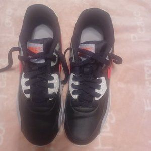 Nike Air Max 90 Youth Size 7 in Black and White, Wolf Gray and Crimson Red